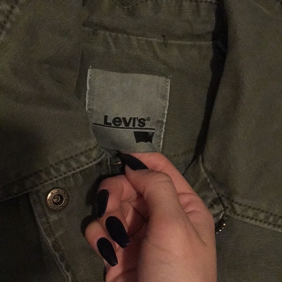 Levi women’s light outerwear jacket - Picture 2 of 3